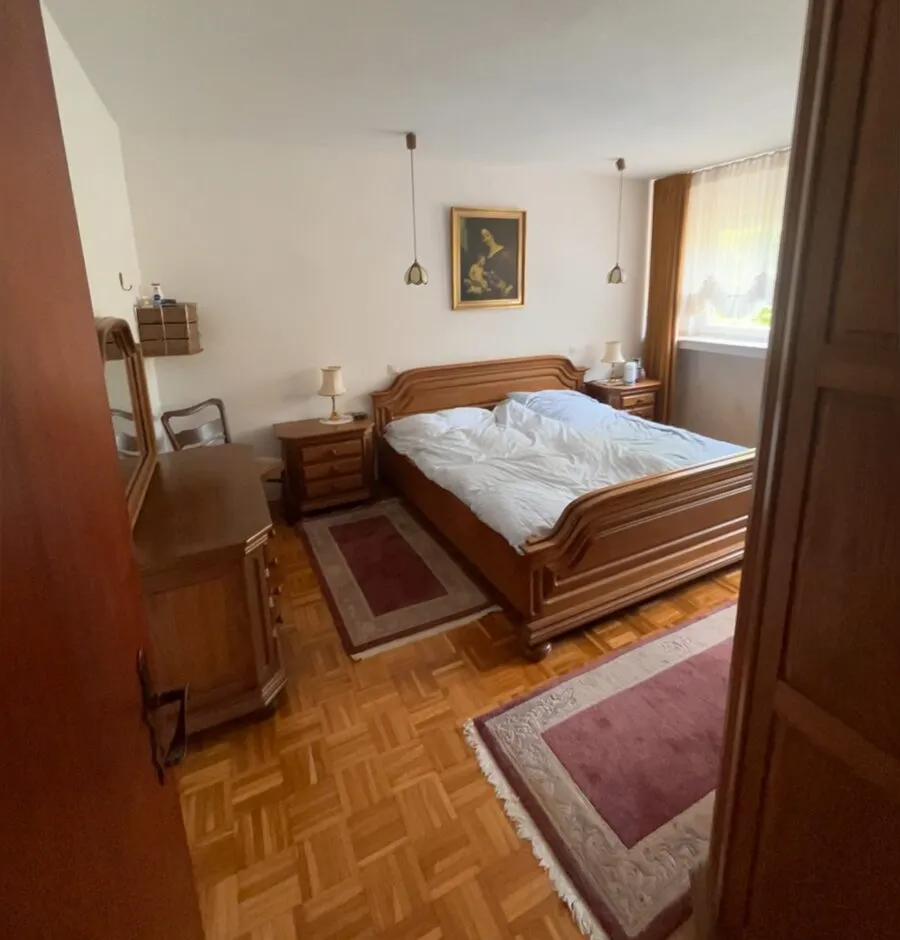 Schlafzimmer vor der Entrümpelung