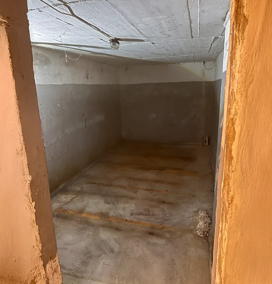 Leerer Keller nach der Demontage vom Öltanker